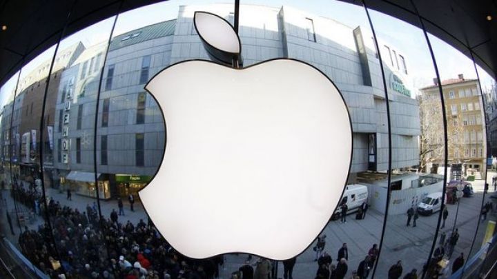 apple-wall-street-in-tarixine-dusdu-deyeri-2-trilyon-dollari-asdi